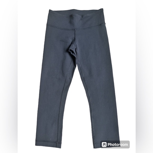 Lululemon Wunder Under black cropped leggings 4 - Picture 2 of 4